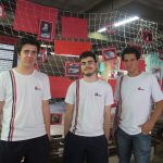 Alunos apresentam o estande do seu projeto na Semana Cultural de 2014