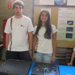 Alunos apresentam o estande do seu projeto na Semana Cultural de 2014