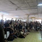 Visitantes percorrem os estandes da Semana Cultural de 2014