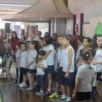 Visitantes percorrem os estandes da Semana Cultural de 2014