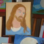 Telas pintadas pelos alunos na exposição da Oficina de Pintura