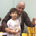 Pai e filho posam para foto na homenagem do Dia dos Pais, em agosto