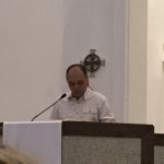 Leitura no ambão durante a Coroação de Nossa Senhora