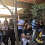 Alunos dançam a quadrilha na quadra durante a Festa Junina 2019