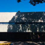 Alambrado da quadra ao ar livre, registro do projeto Releitura de Imagens do 2º ano