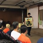 Alunos apresentam no palco durante a Semana de Nossa Senhora do Calvário