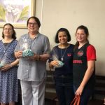 Participantes da Semana de Nossa Senhora do Calvário reunidos no colégio
