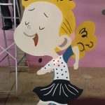 Cenário e decoração da formatura do Infantil II, com o tema Anos Dourados