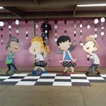 Cenário e decoração da formatura do Infantil II, com o tema Anos Dourados