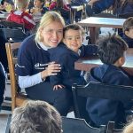 Aluno da Educação Infantil monta a cavalo na visita ao Sítio São José