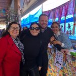 Famílias posam para foto no Arraiá do Coração