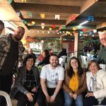Famílias posam para foto no Arraiá do Coração