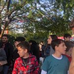 Famílias posam para foto no Arraiá do Coração