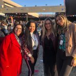 Famílias posam para foto no Arraiá do Coração