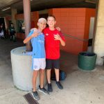Alunos fantasiados posam para foto no Carnaval no Coração