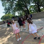 Crianças da Educação Infantil fantasiadas no Carnaval no Coração
