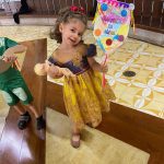 Crianças da Educação Infantil fantasiadas no Carnaval no Coração