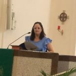 Leitura no ambão durante a celebração do Mês de Maria
