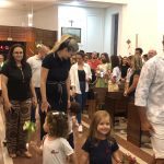 Famílias acompanham a celebração do Mês de Maria no santuário