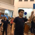 Famílias deixam o santuário ao fim da celebração do Mês de Maria