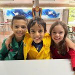 Crianças posam para foto durante o Férias no Coração