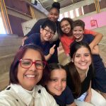 Educadoras do Férias no Coração posam para foto