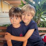 Crianças posam para foto durante o Férias no Coração