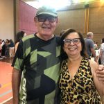 Avós e netos posam para foto na homenagem do Dia dos Avós