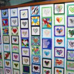 Painel com trabalhos de alunos exposto na Mostra Cultural