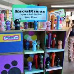 Estande de esculturas produzidas pelos alunos na Mostra Cultural