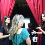 Apresentação no palco durante a Mostra Cultural