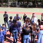 Alunos em atividade na área externa durante a Mostra Cultural