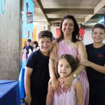Famílias visitam a Mostra Cultural
