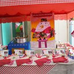 Estande de turma com os trabalhos expostos na Mostra Cultural