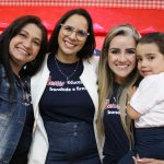 Educadoras do colégio no estande da Mostra Cultural