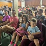 Pais e famílias reunidos no auditório do colégio durante a 1ª Reunião de Pais de 2026